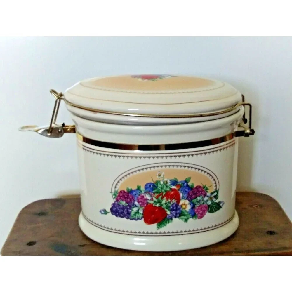 Knott's Berry Farm Strawberry Fruit LG Oval Ceramic Canister w/Gasket Sealed Lid